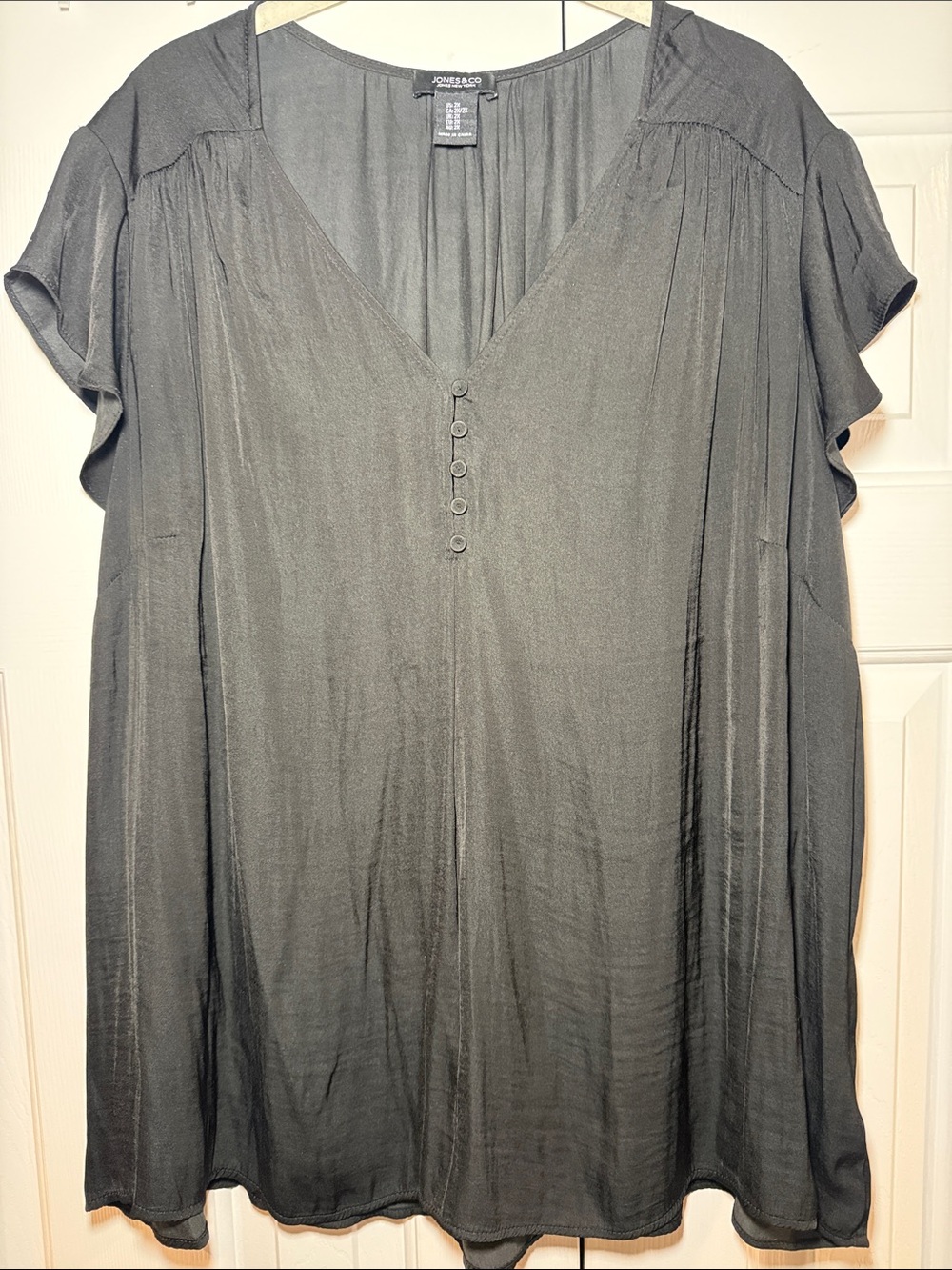 Jones New York Black V-Neck Button-Front Tunic